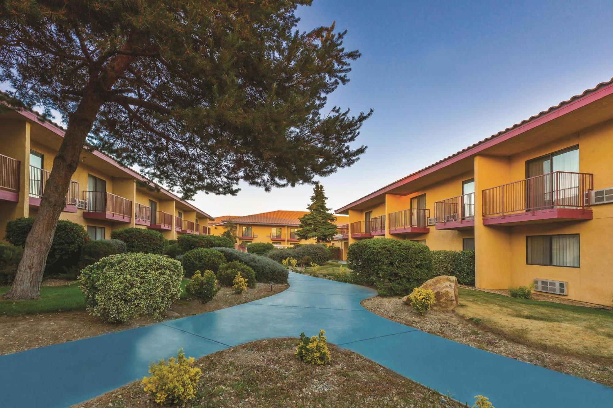 Baymont By Wyndham Tehachapi Hotel Exterior foto