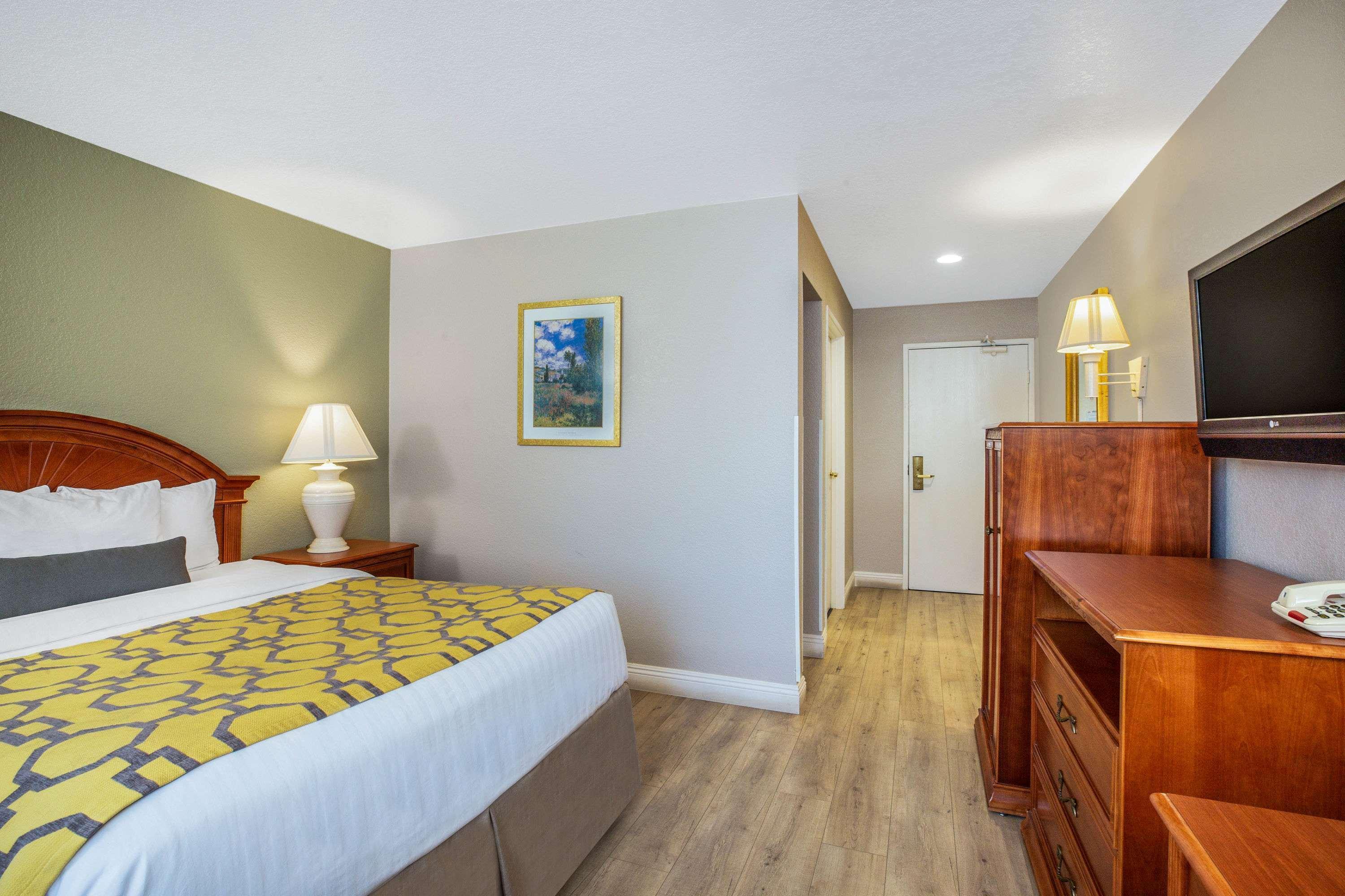 Baymont By Wyndham Tehachapi Hotel Exterior foto
