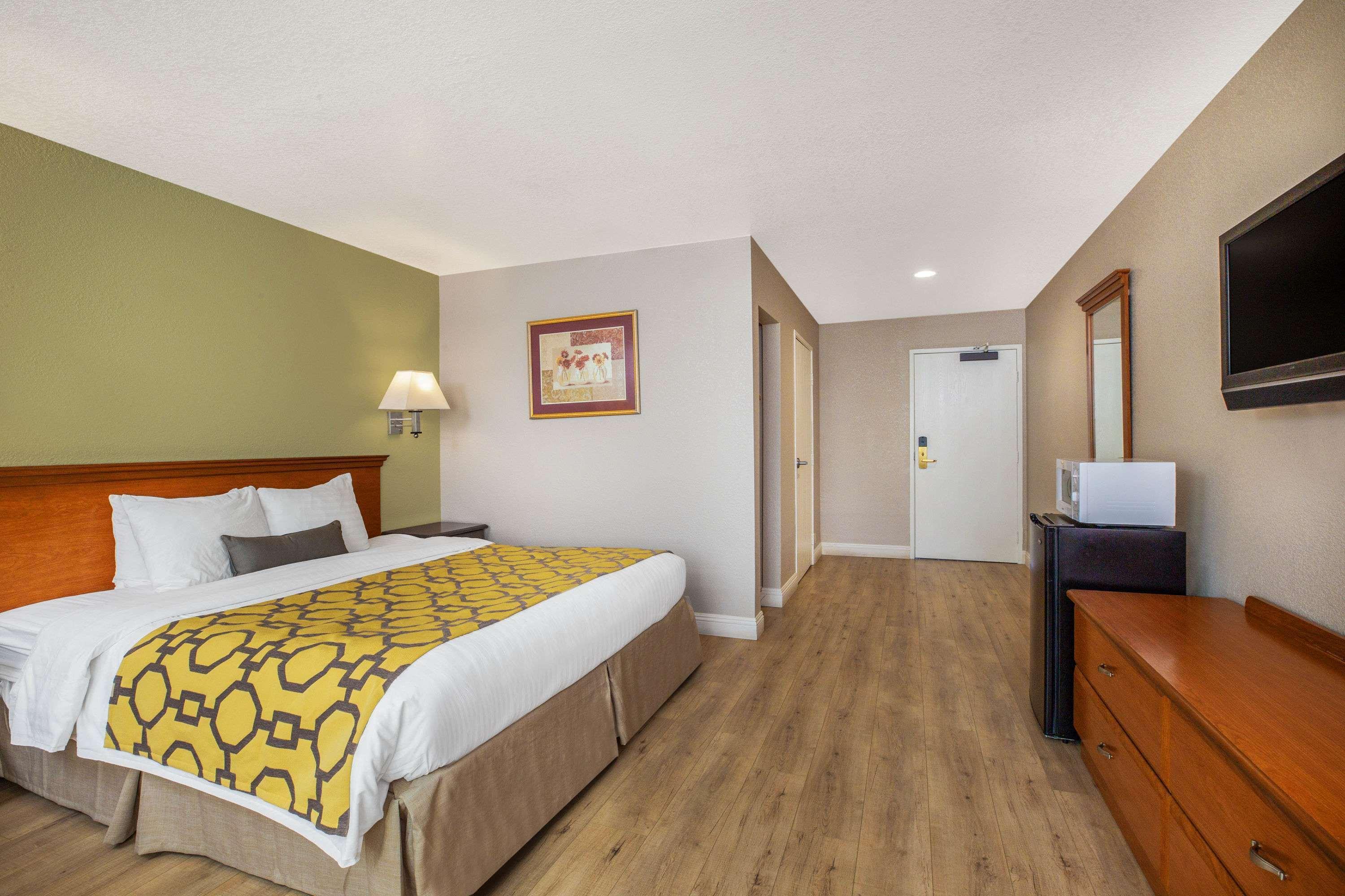Baymont By Wyndham Tehachapi Hotel Exterior foto