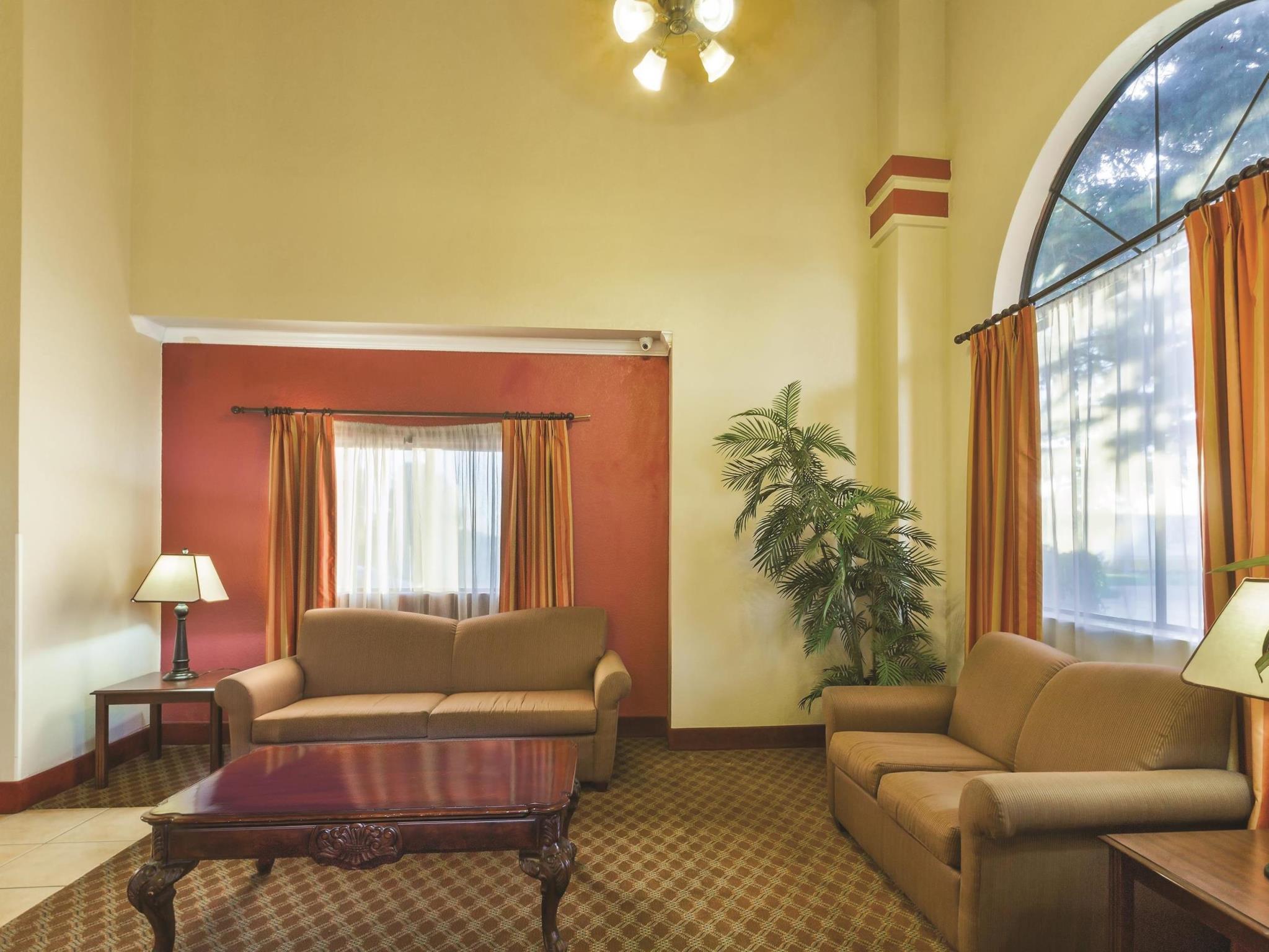 Baymont By Wyndham Tehachapi Hotel Exterior foto