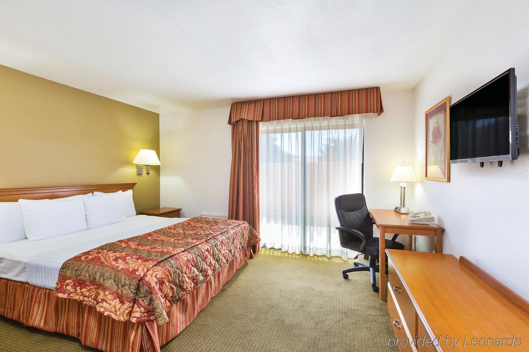 Baymont By Wyndham Tehachapi Hotel Exterior foto