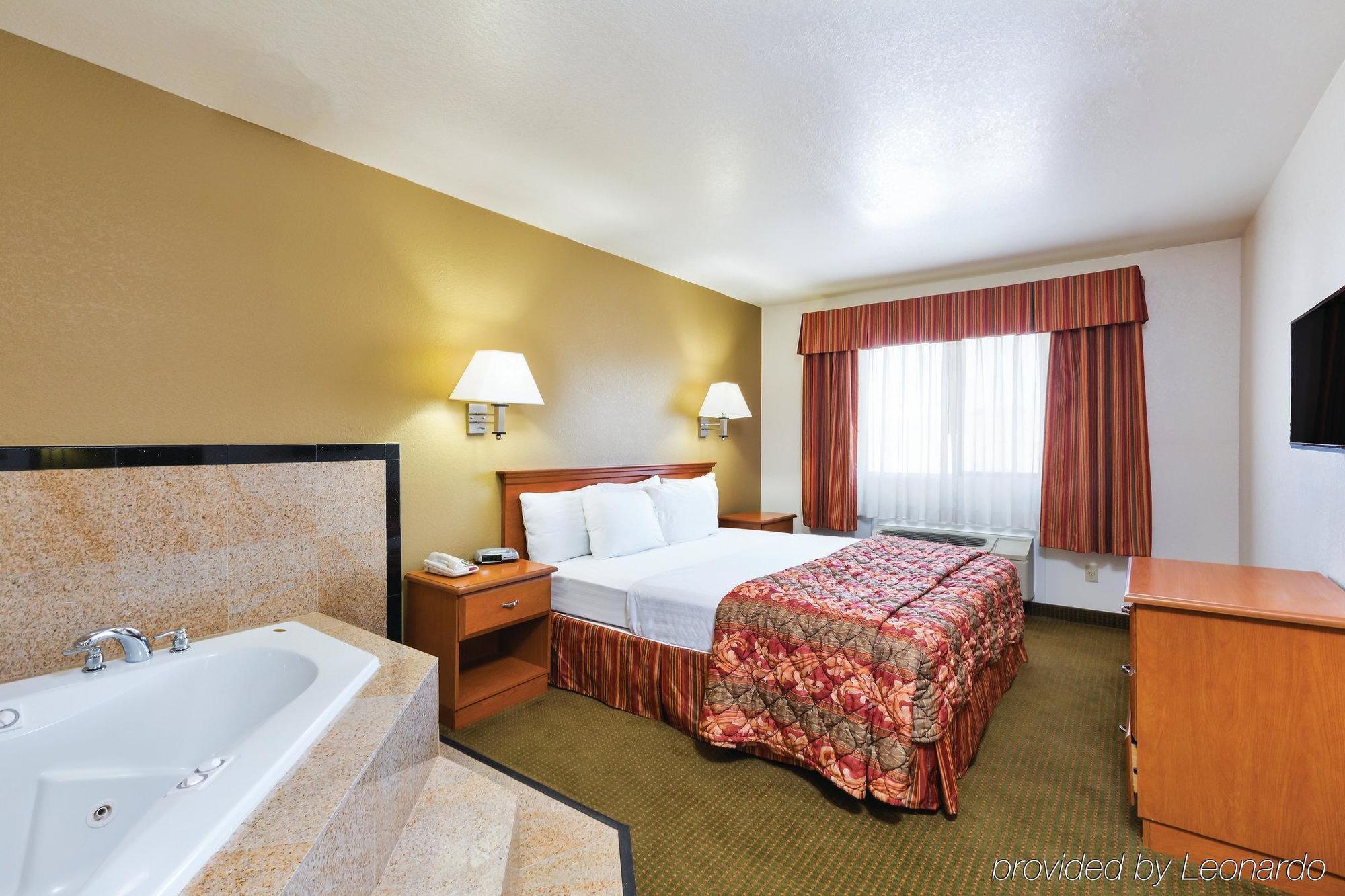 Baymont By Wyndham Tehachapi Hotel Exterior foto